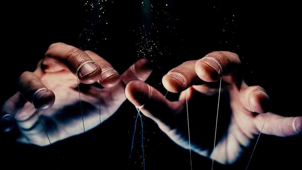 A hatalom csúcsa: kik irányítják valójában a bolygó működését?